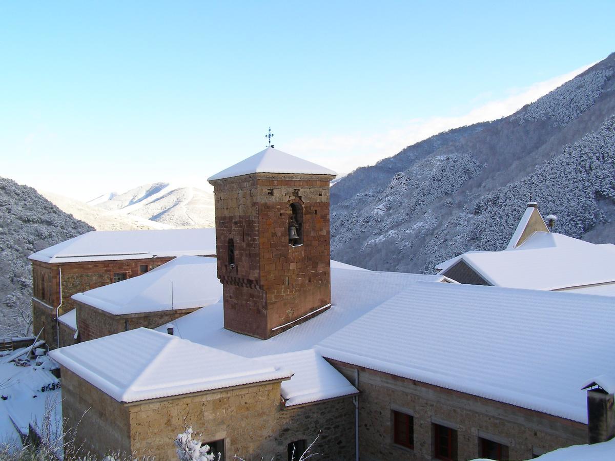 Monasterio De Santa Maria De Valvanera Anguiano Esterno foto