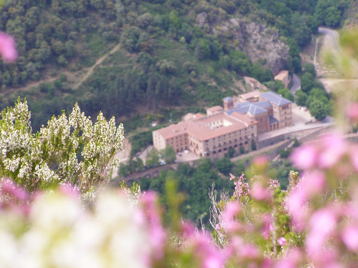 Monasterio De Santa Maria De Valvanera Anguiano Esterno foto