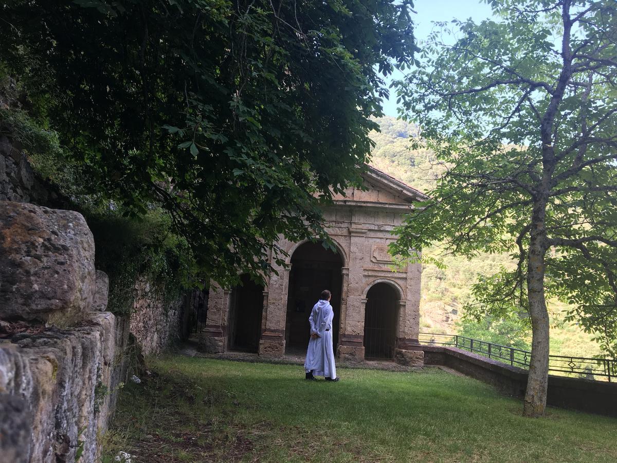Monasterio De Santa Maria De Valvanera Anguiano Esterno foto