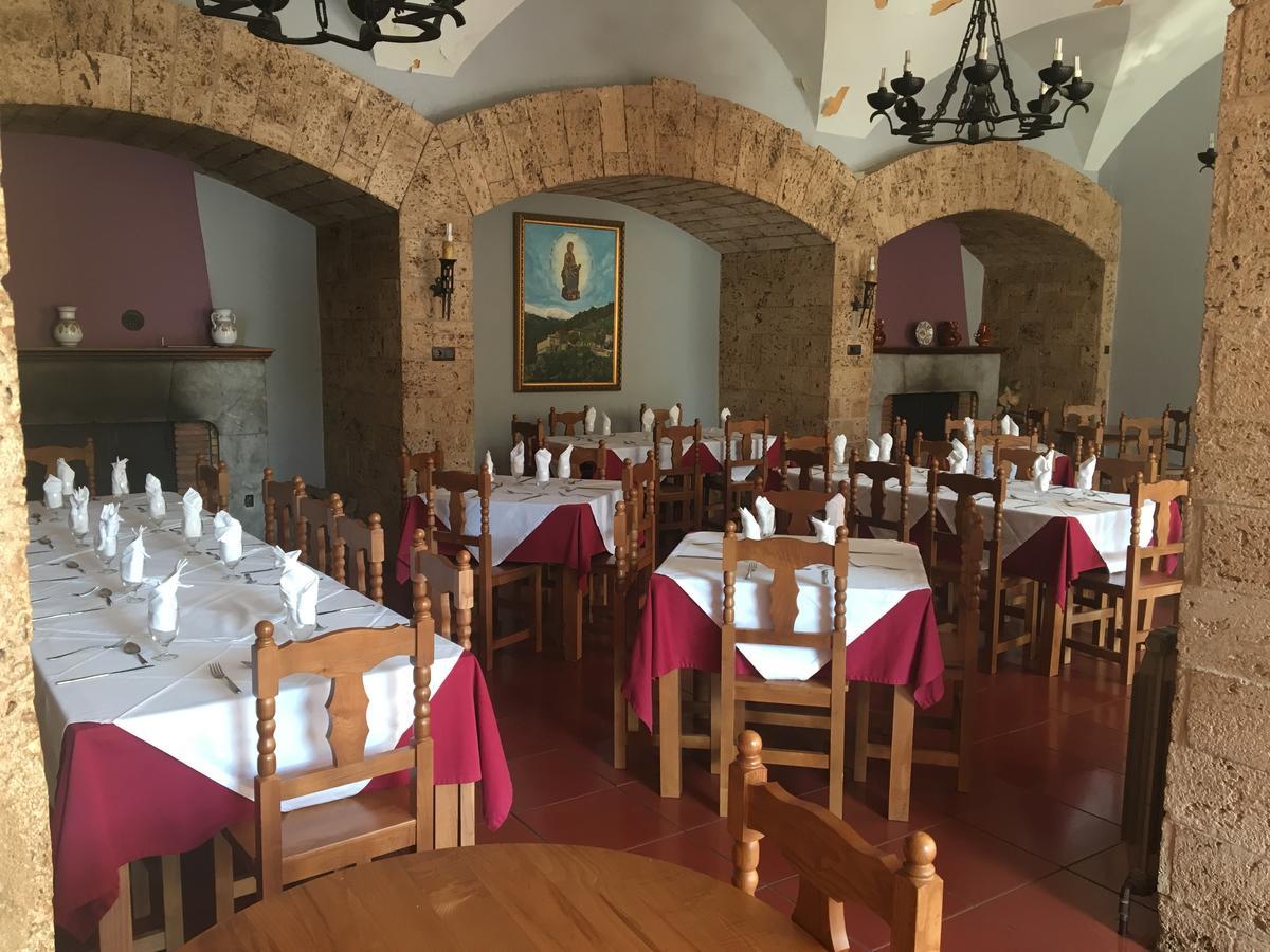 Monasterio De Santa Maria De Valvanera Anguiano Esterno foto