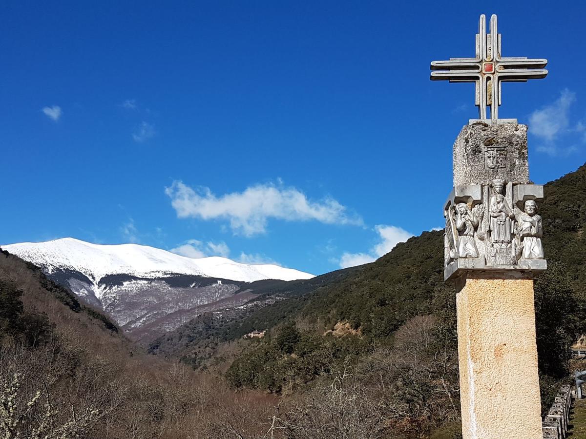Monasterio De Santa Maria De Valvanera Anguiano Esterno foto